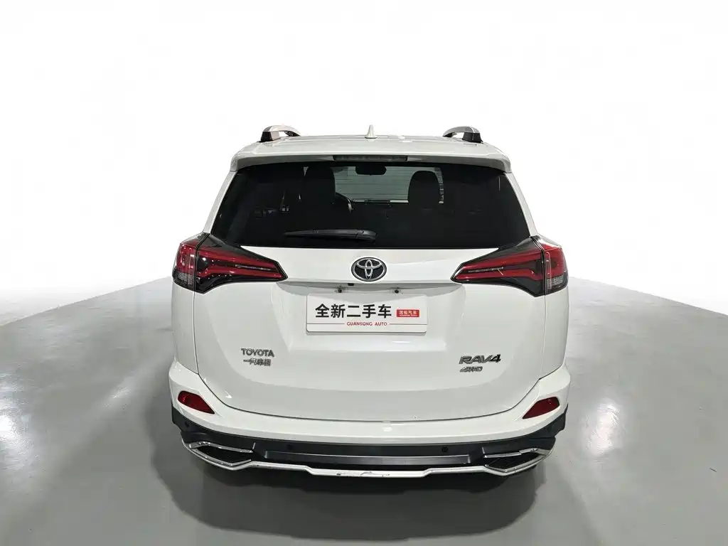 Toyota RAV4 — фото 4