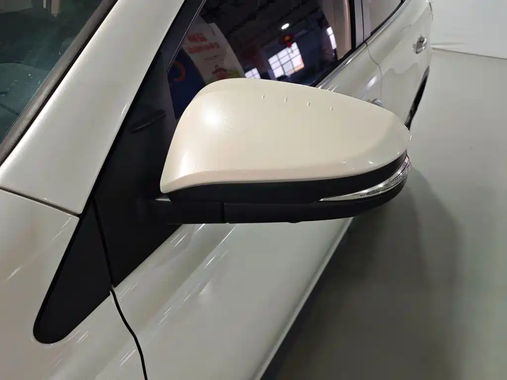 Toyota RAV4 — фото 10