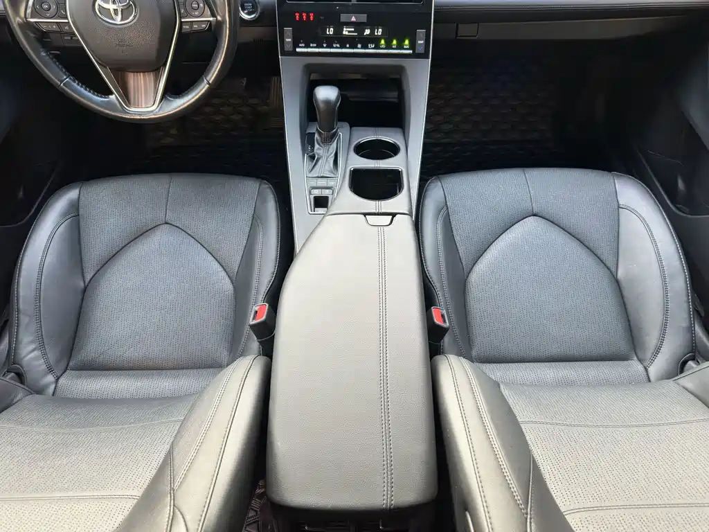 Toyota Avalon — фото 14