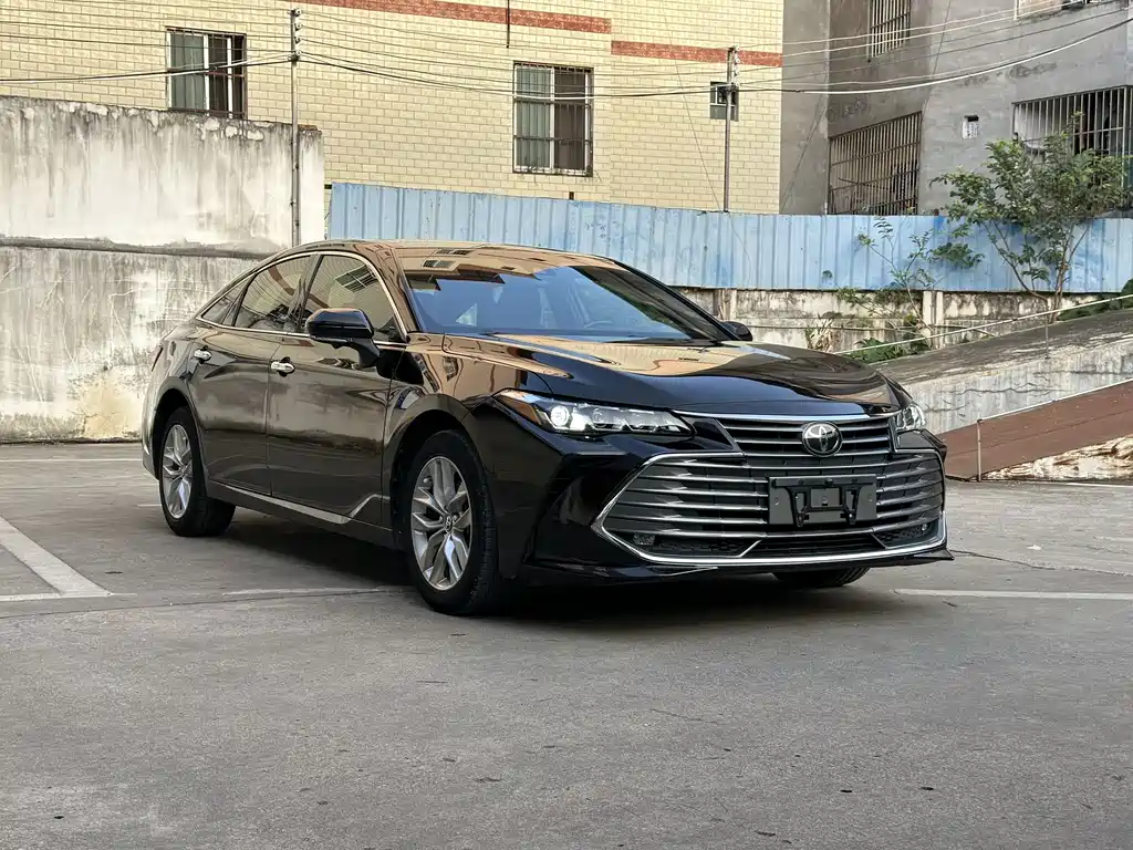 Toyota Avalon — фото 3