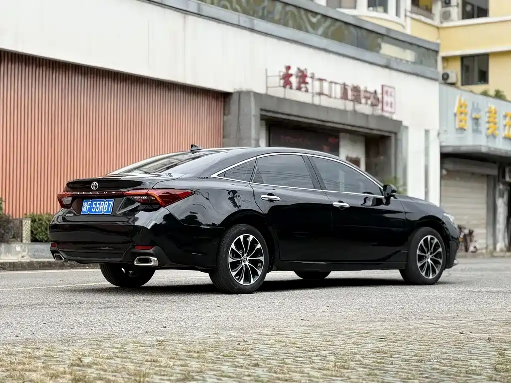 Toyota Avalon — фото 11