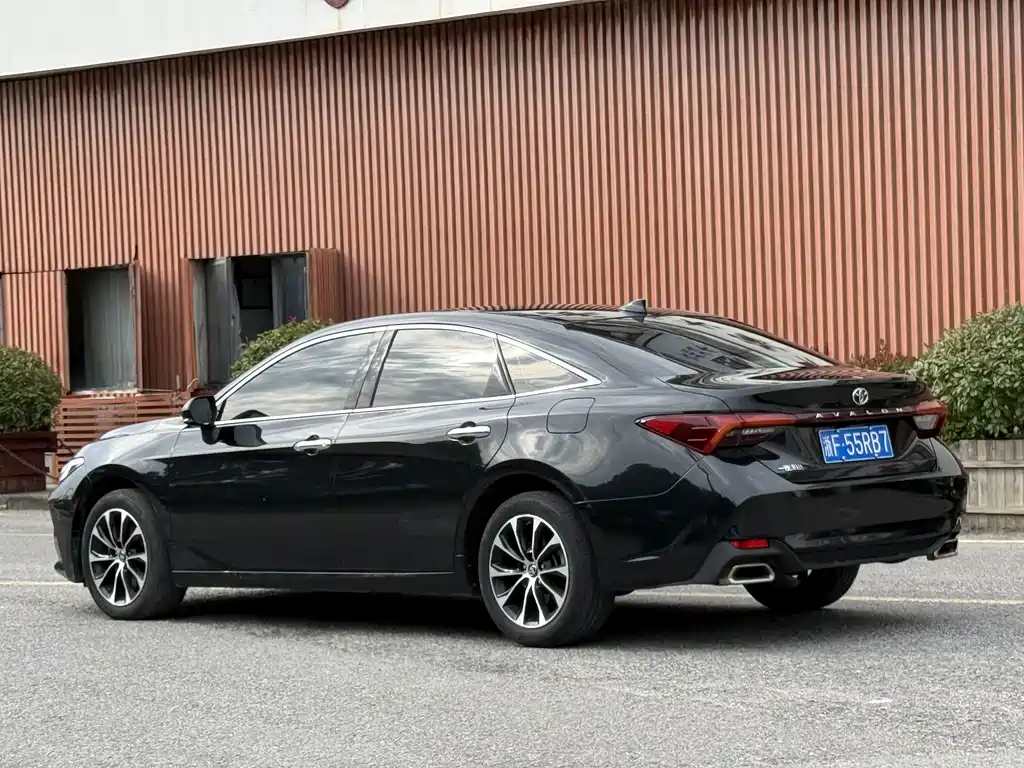 Toyota Avalon — фото 3