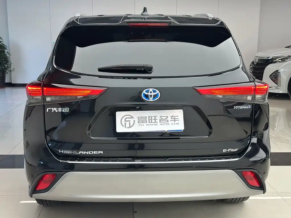 Toyota Highlander — фото 19