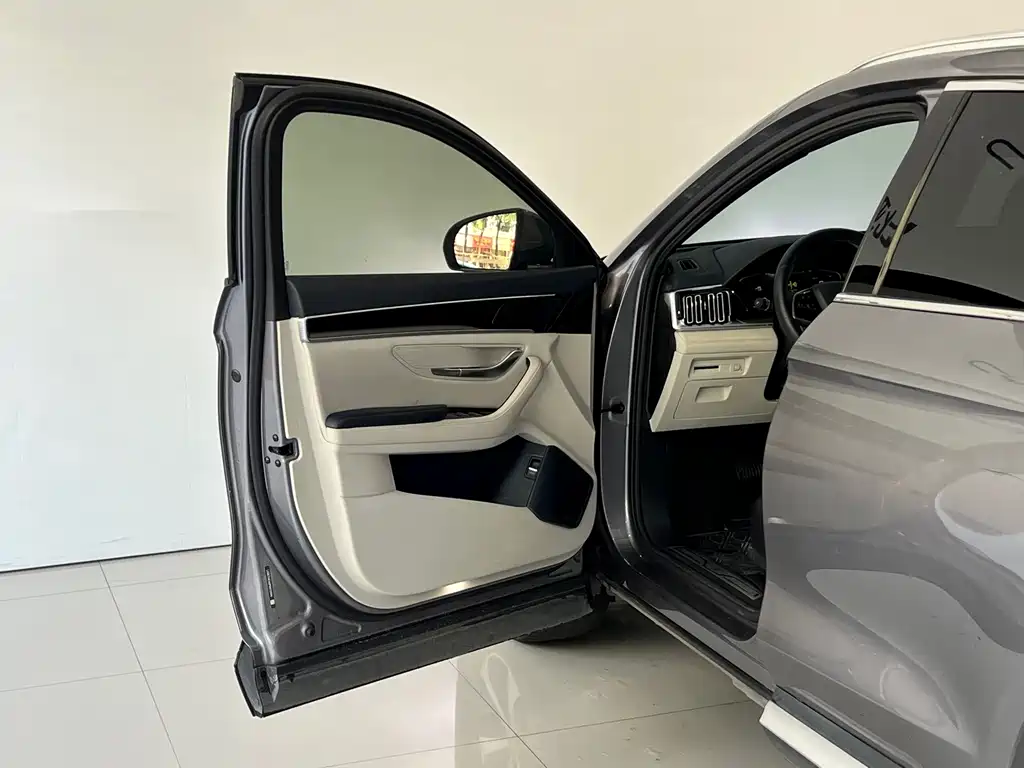 BYD PLUS New Energy — фото 14