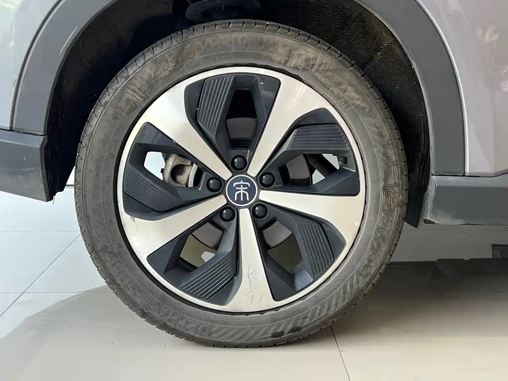 BYD PLUS New Energy — фото 10
