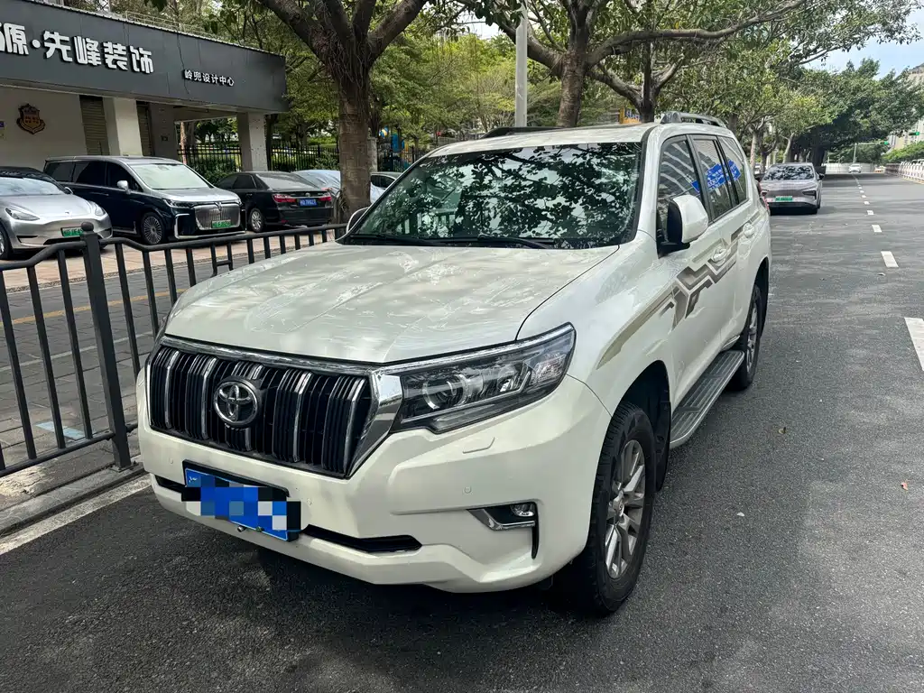 Toyota Prado — фото 2