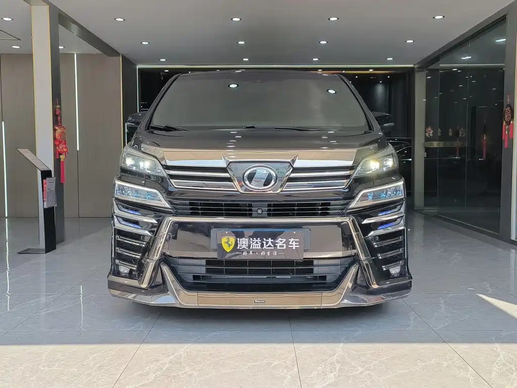 Toyota Vellfire — фото 2