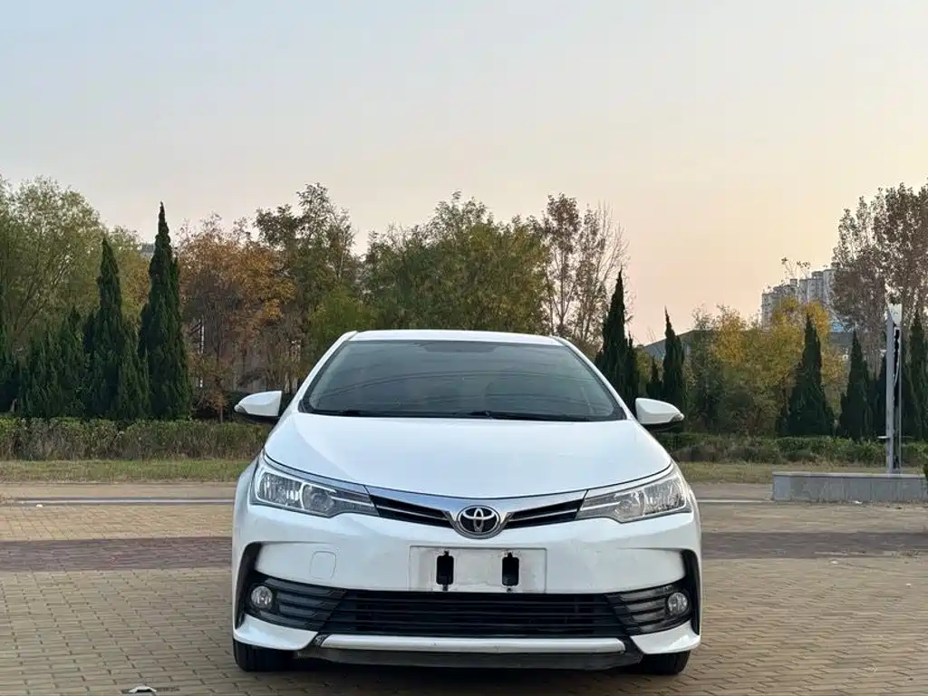 Toyota Corolla — фото 2