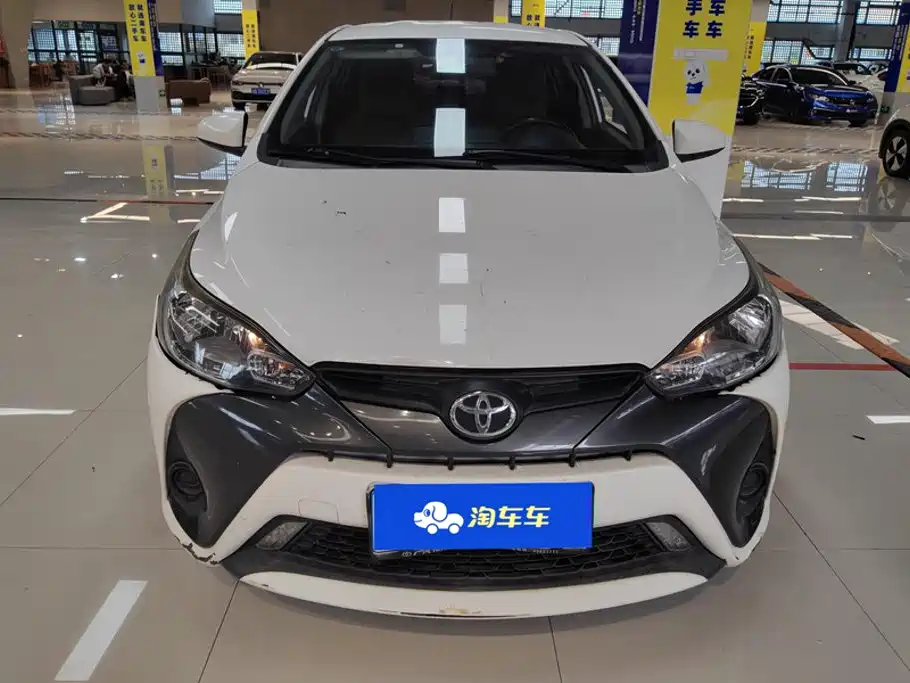 Toyota Yaris L — фото 2