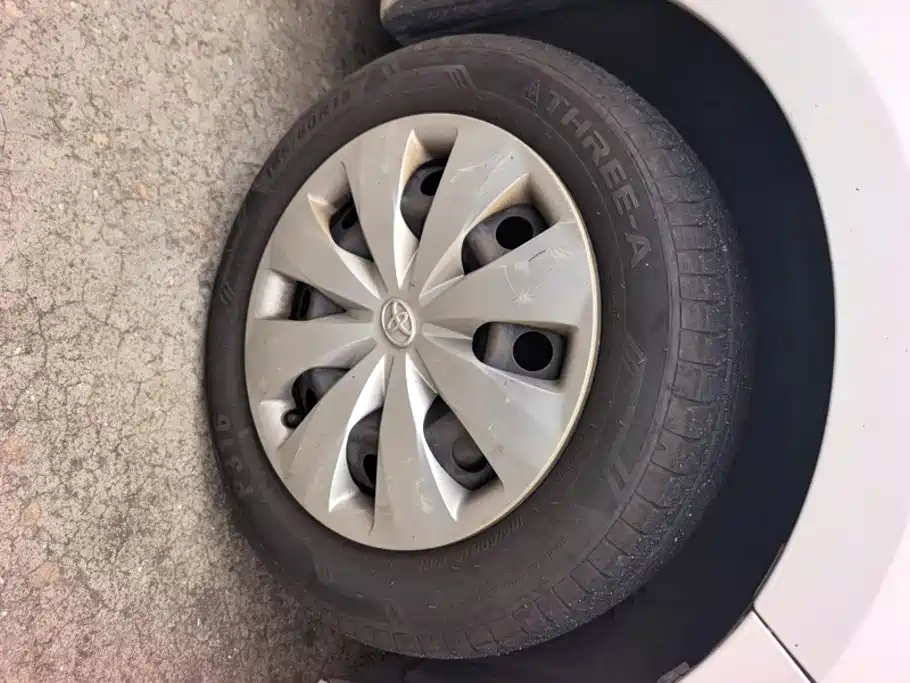 Toyota Yaris L — фото 6