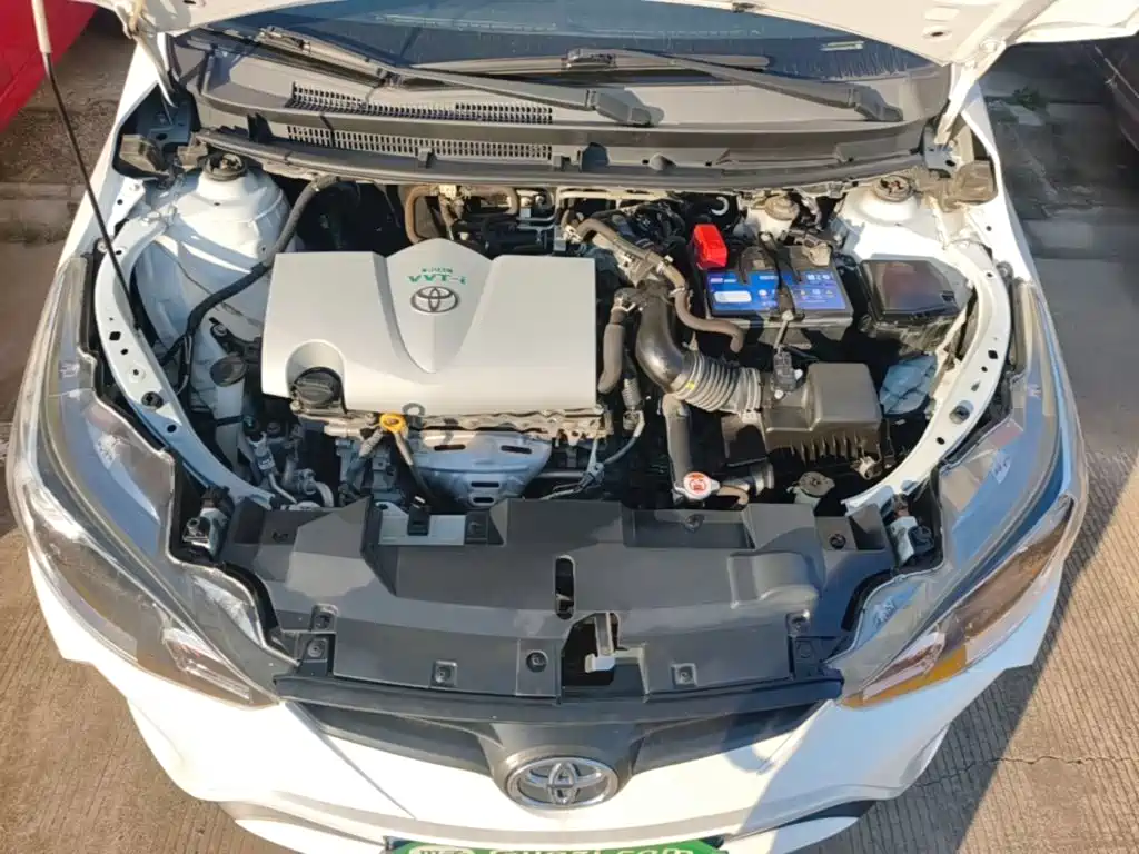 Toyota Yaris L — фото 19