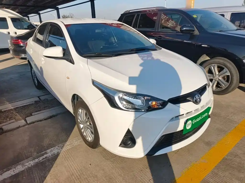 Toyota Yaris L — фото 3