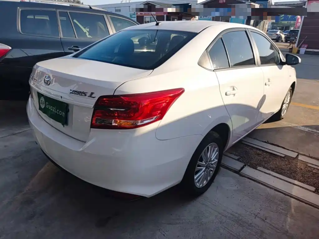 Toyota Yaris L — фото 6