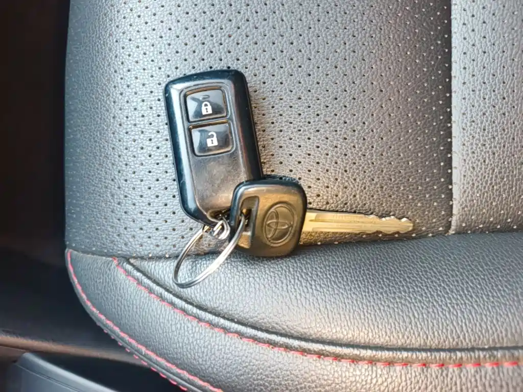 Toyota Yaris L — фото 8