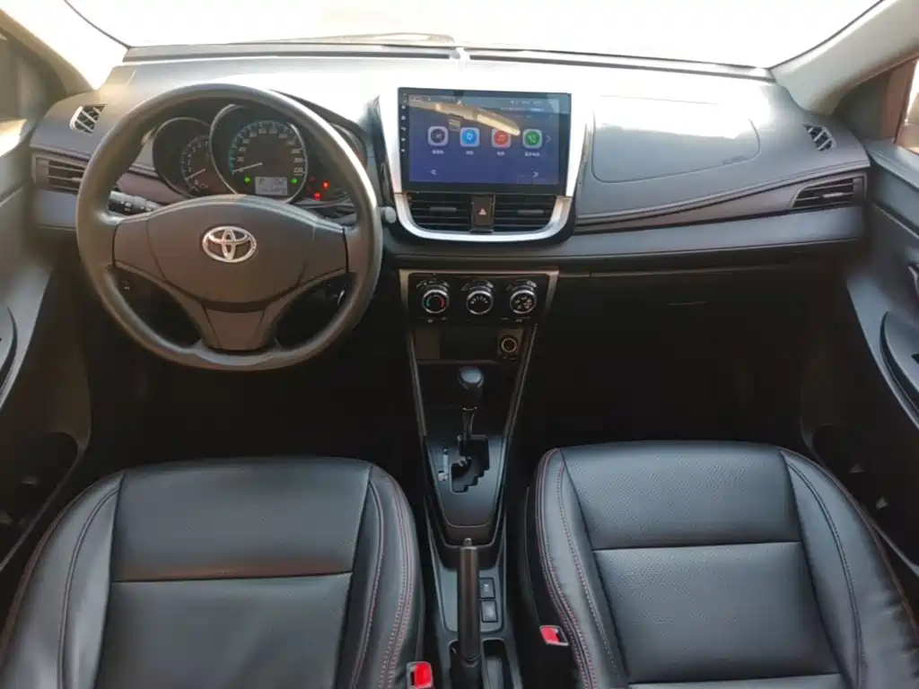 Toyota Yaris L — фото 9