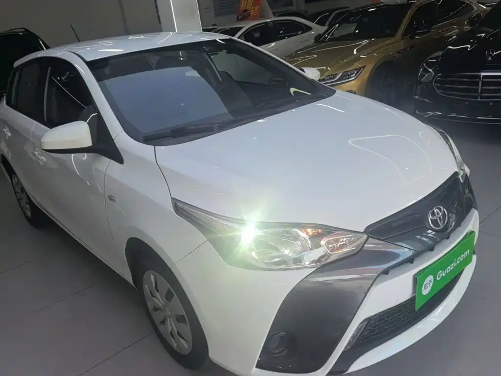 Toyota Yaris L — фото 3