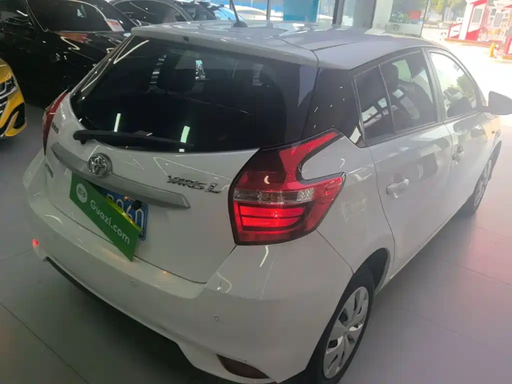Toyota Yaris L — фото 6