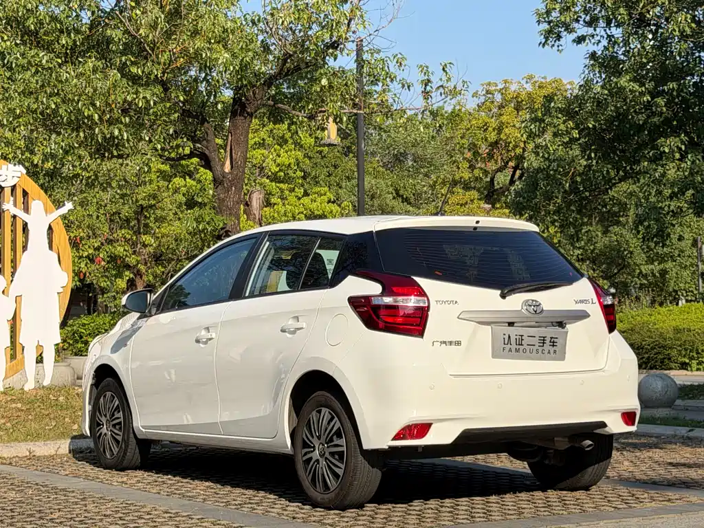 Toyota Yaris L — фото 9