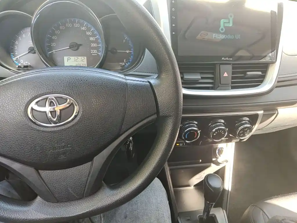 Toyota Vios — фото 9
