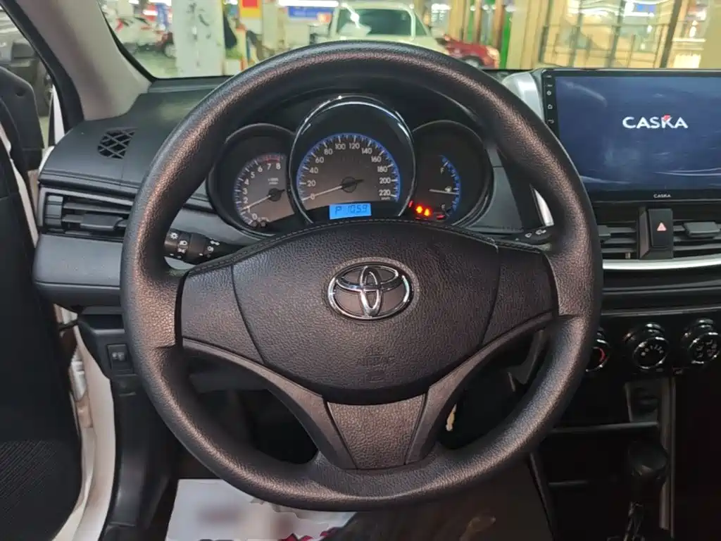 Toyota Vios — фото 10