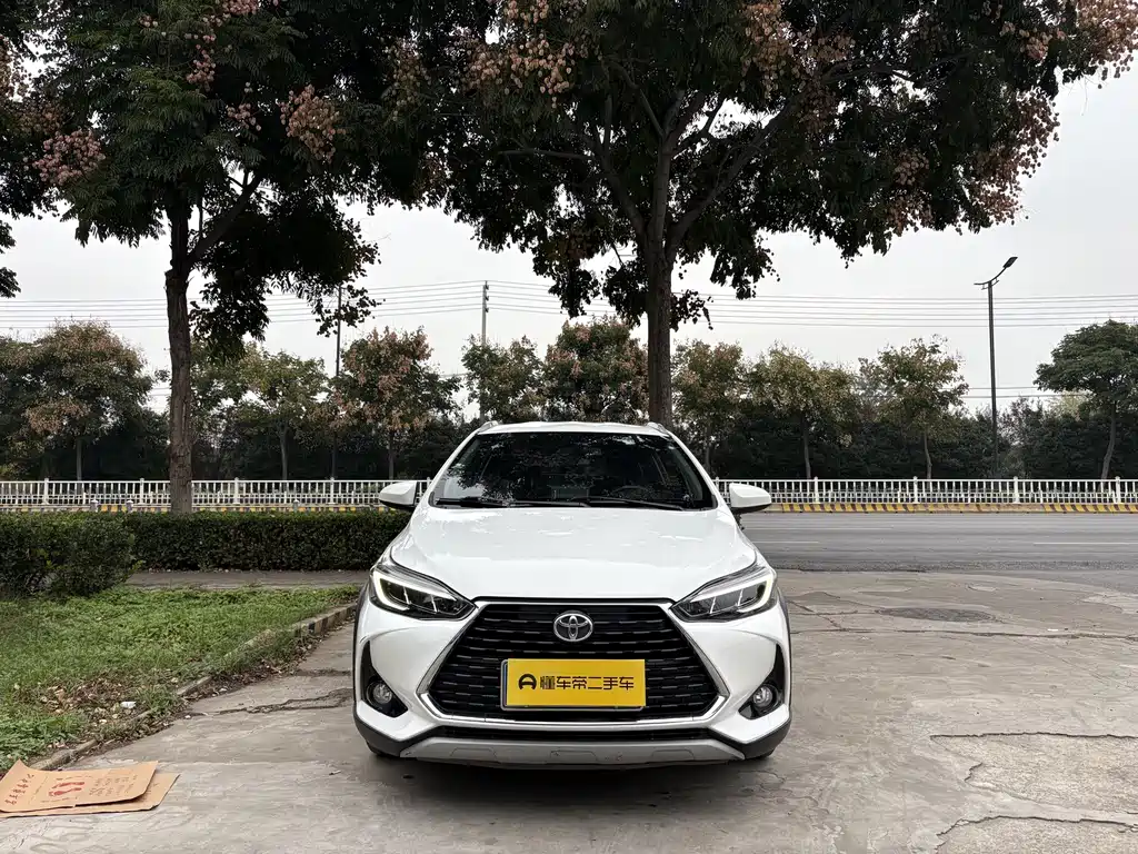 Toyota Yaris L — фото 7