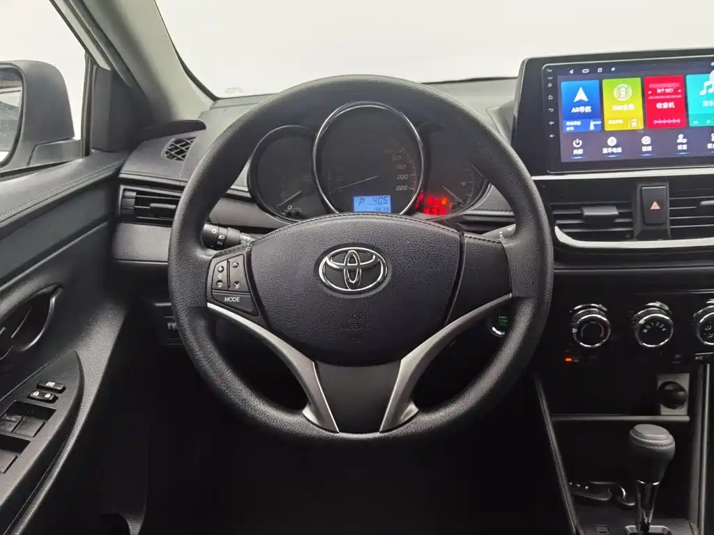 Toyota Vios — фото 11