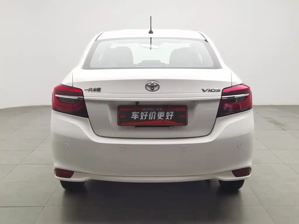 Toyota Vios — фото 4
