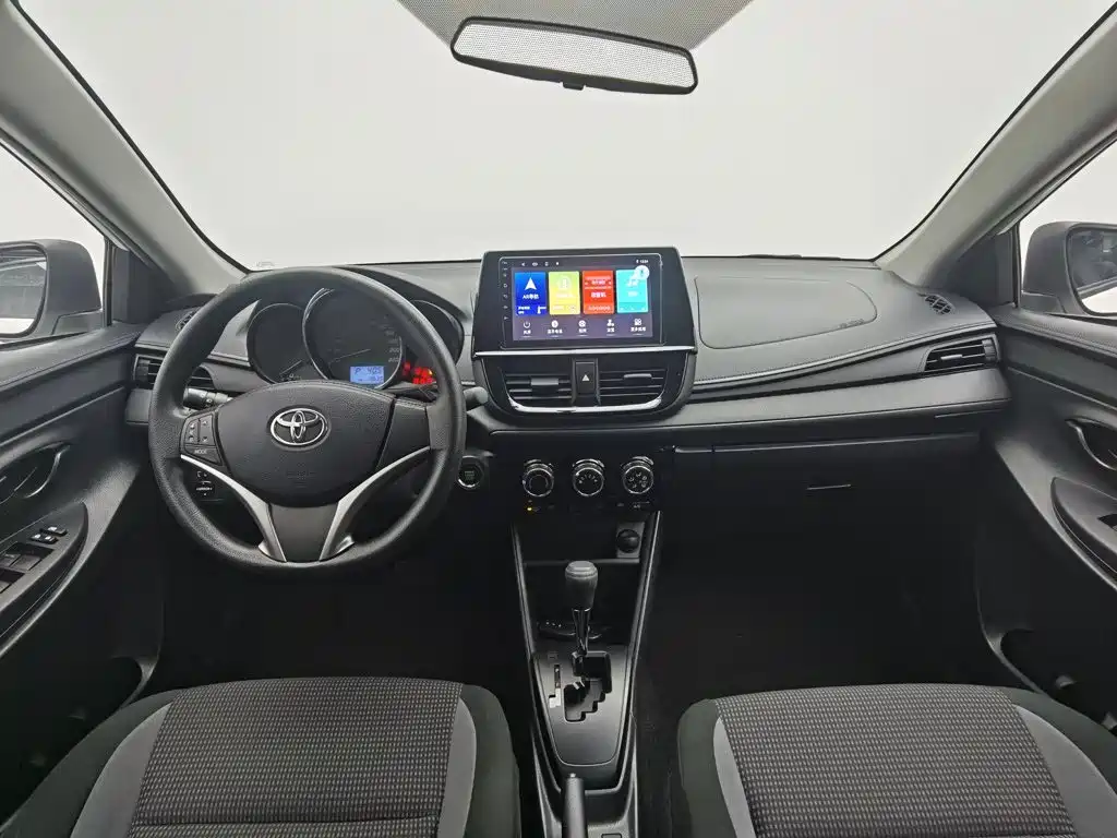 Toyota Vios — фото 5
