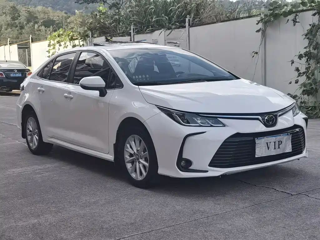 Toyota Corolla — фото 3