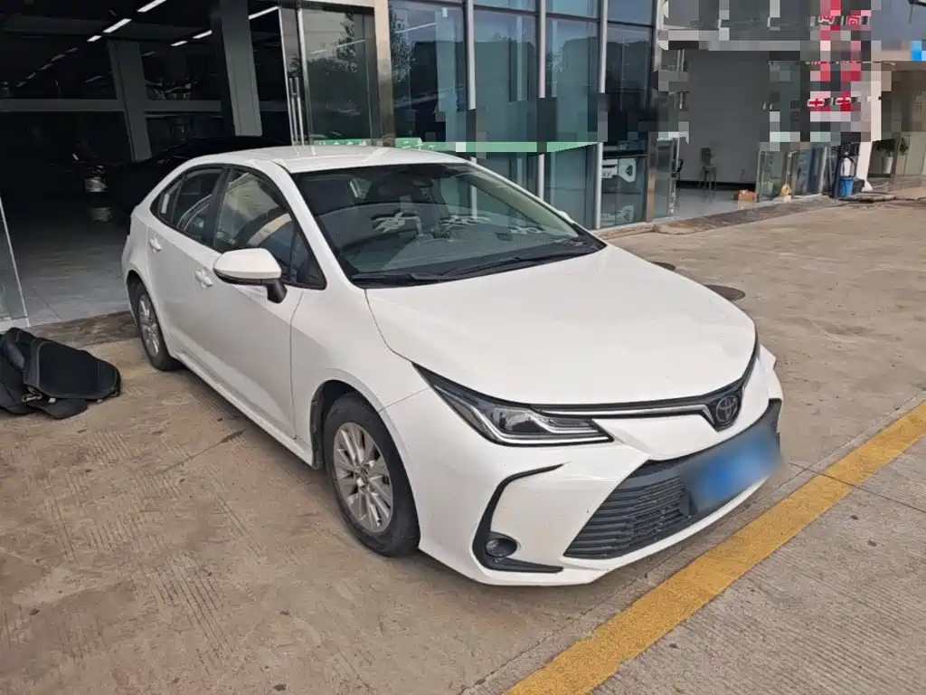 Toyota Corolla — фото 3