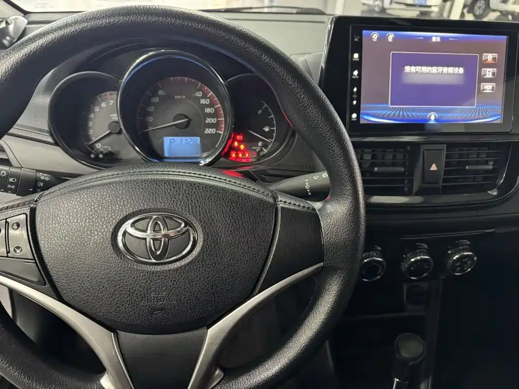 Toyota Vios — фото 6