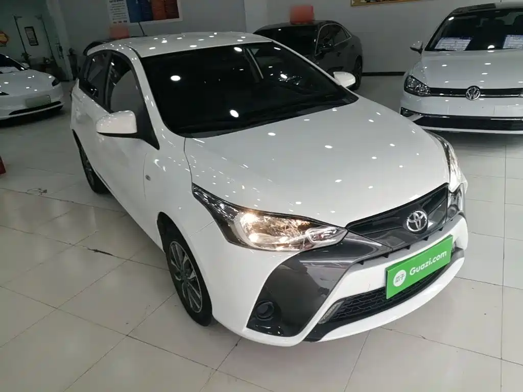 Toyota Yaris L — фото 3
