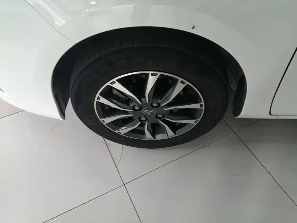 Toyota Yaris L — фото 22