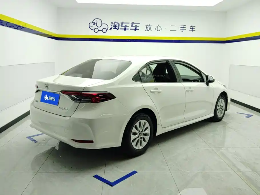 Toyota Corolla — фото 3