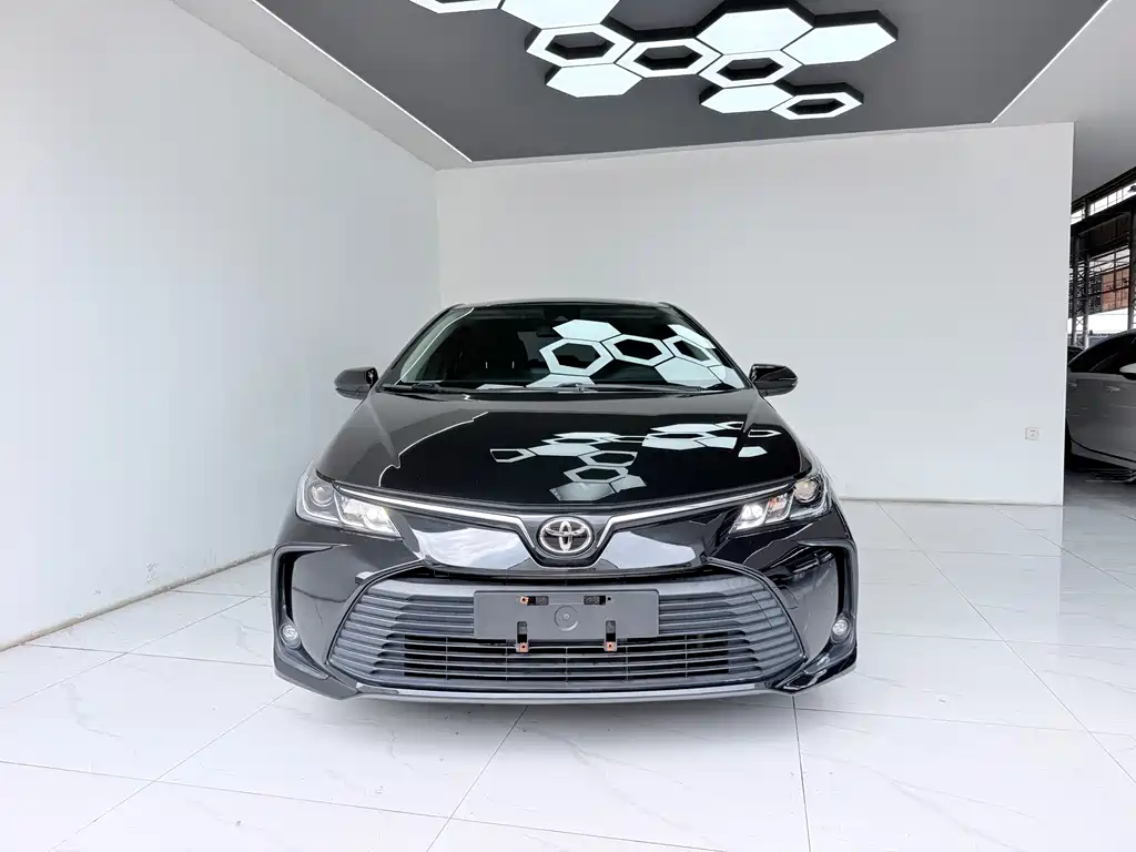 Toyota Corolla — фото 2