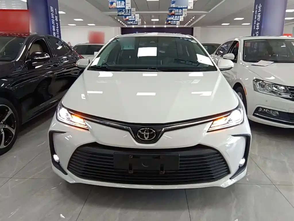 Toyota Corolla — фото 2