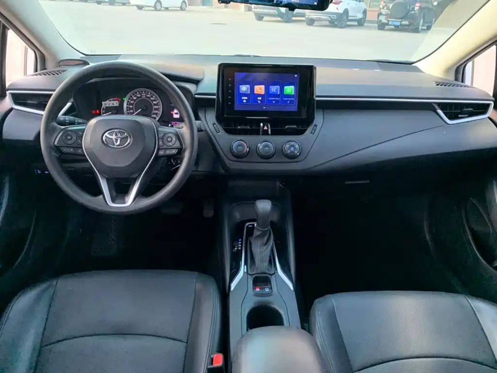 Toyota Corolla — фото 10