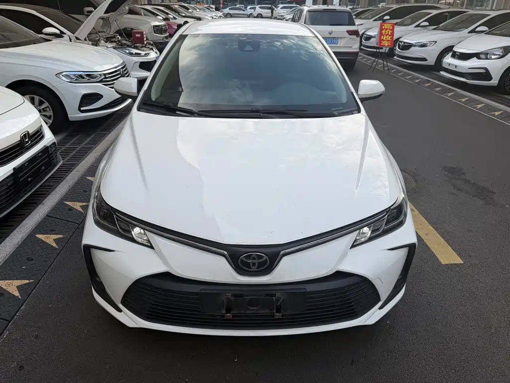 Toyota Corolla — фото 2