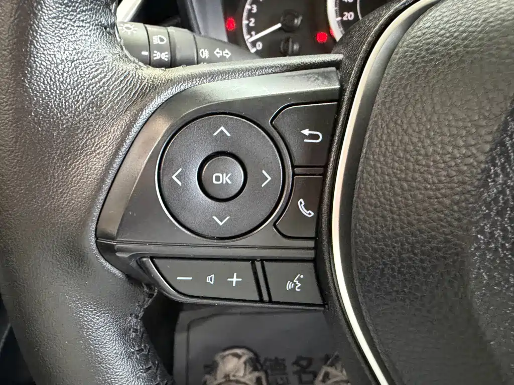 Toyota Corolla — фото 15