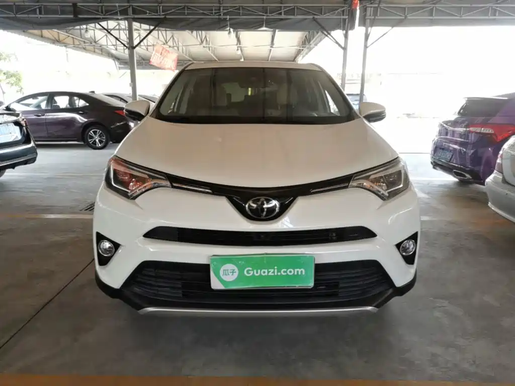 Toyota RAV4 — фото 2