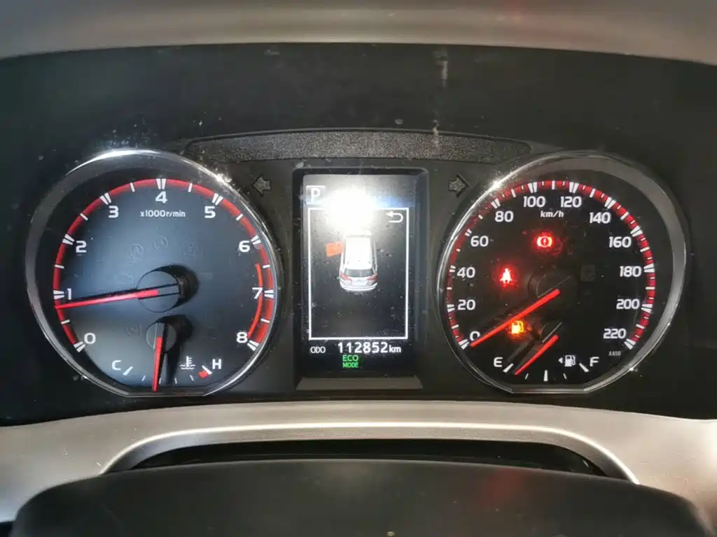Toyota RAV4 — фото 11