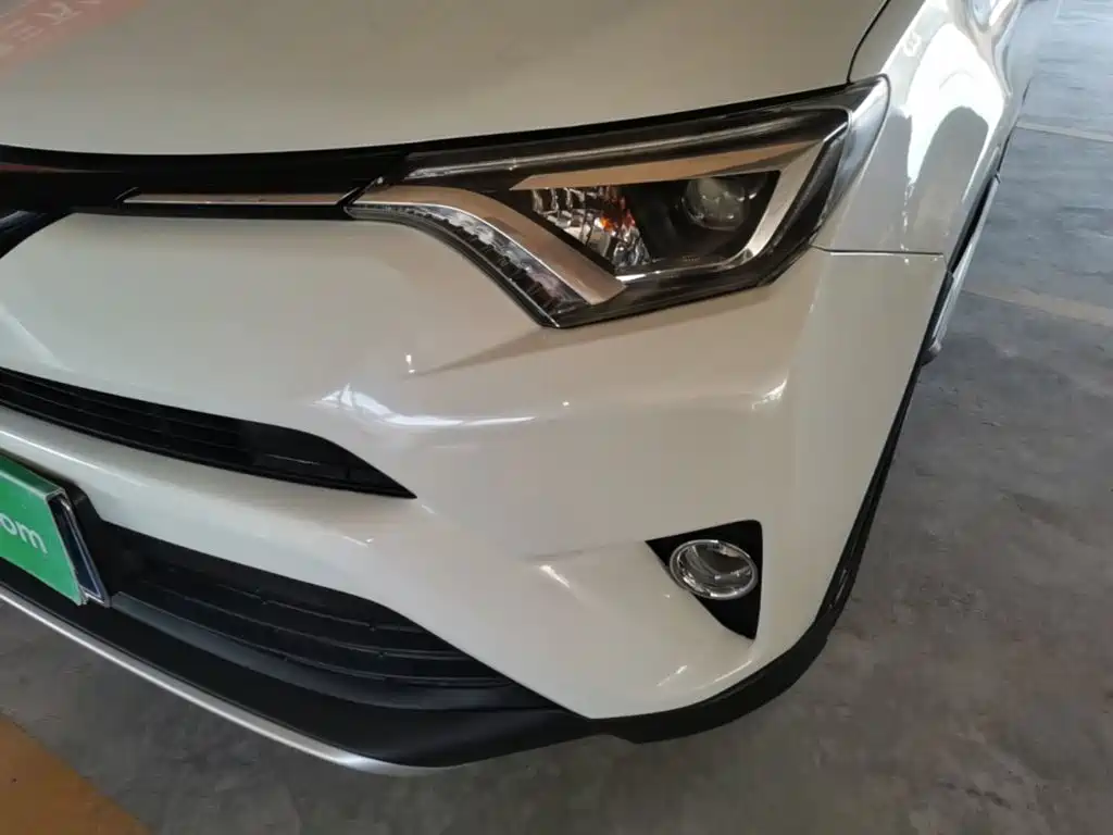 Toyota RAV4 — фото 23