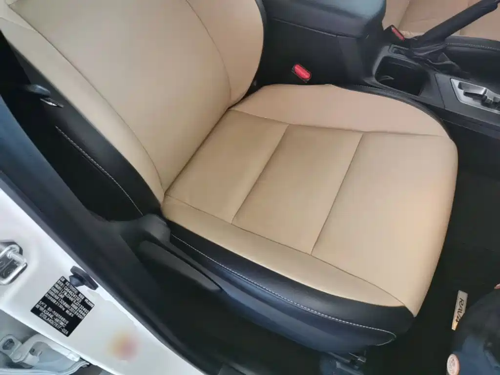 Toyota RAV4 — фото 24