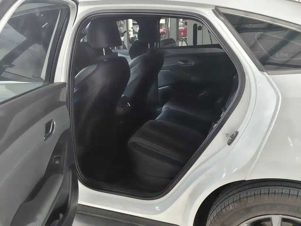 BYD Qin L — фото 4