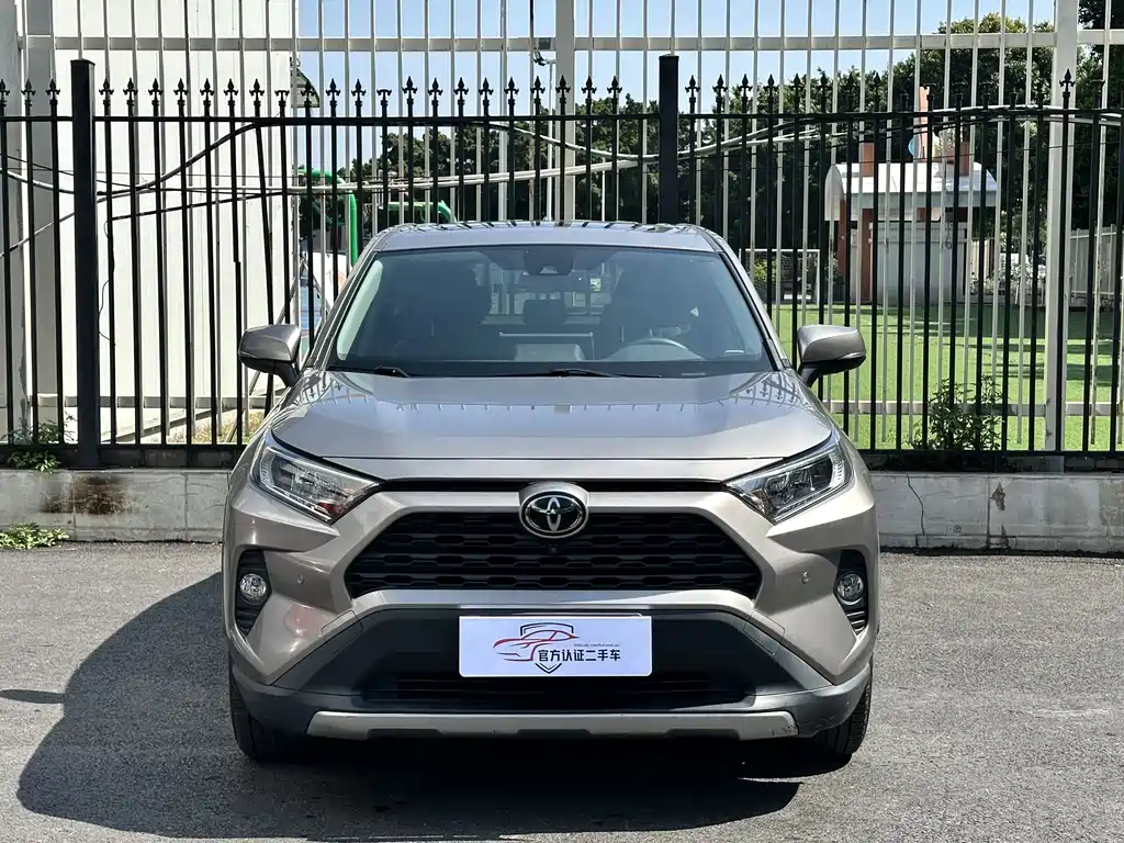 Toyota RAV4 — фото 2