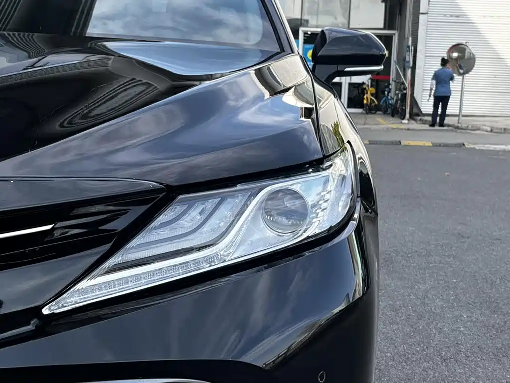 Toyota Camry — фото 8
