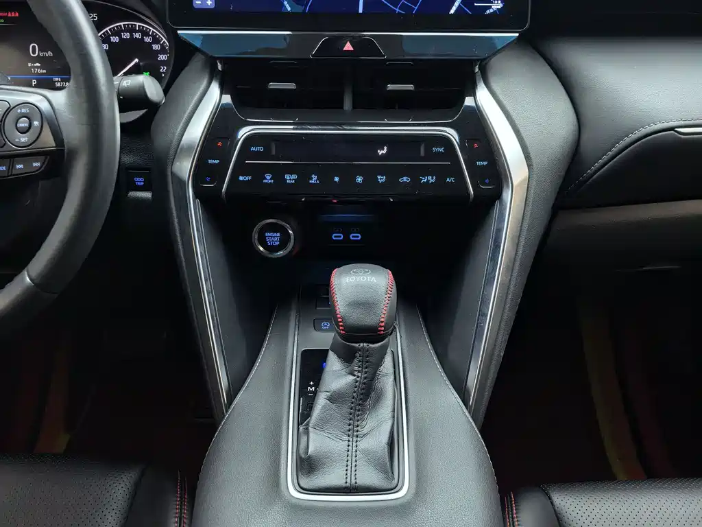 Toyota Harrier — фото 13