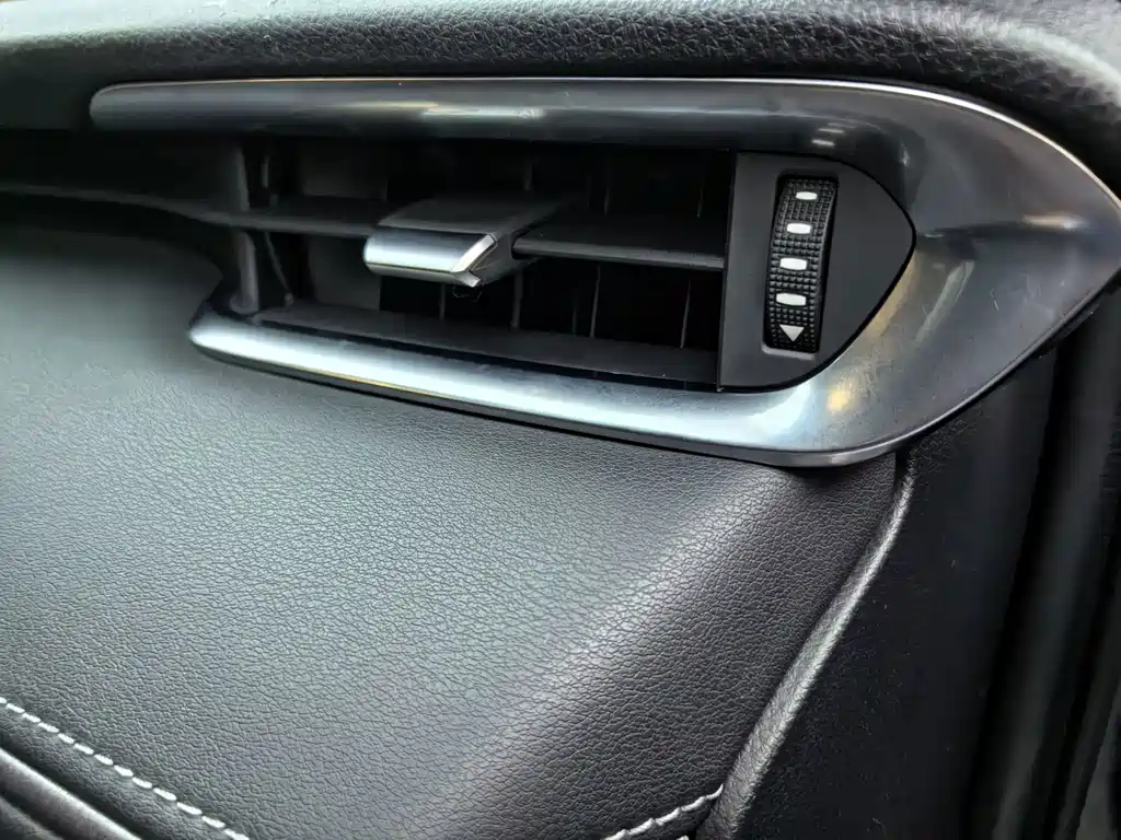 Toyota Harrier — фото 15