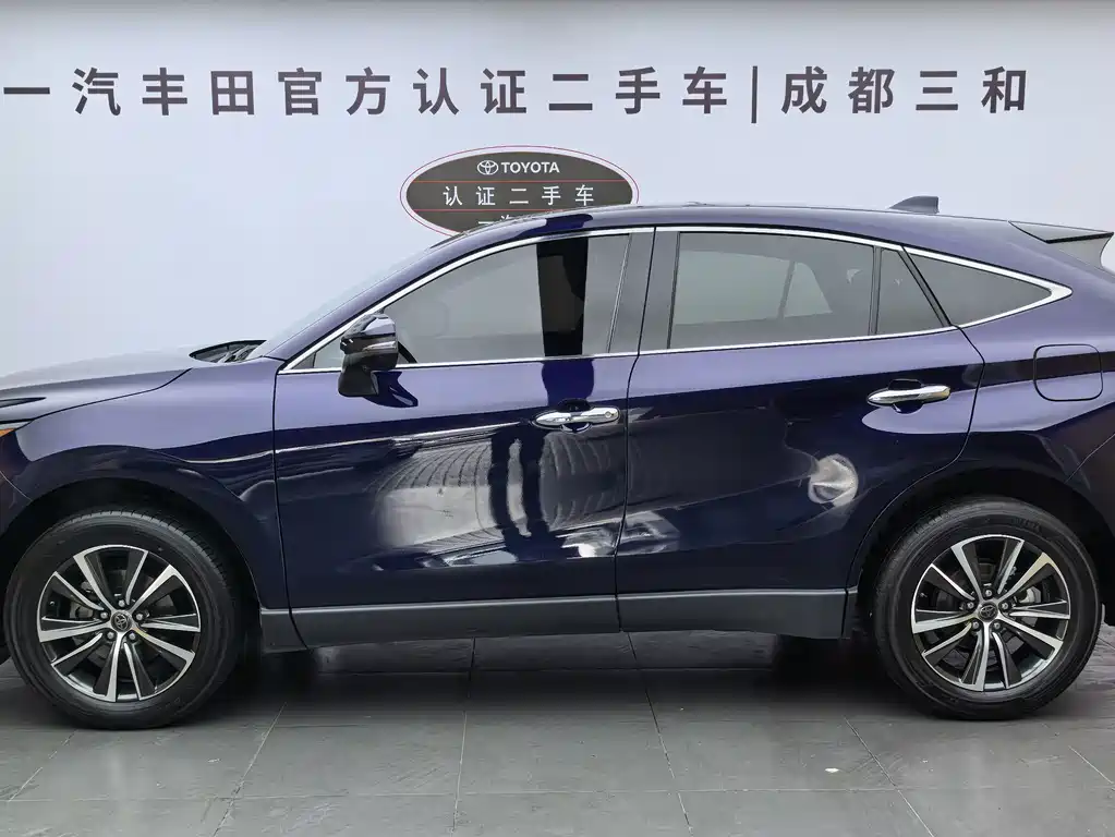 Toyota Harrier — фото 3