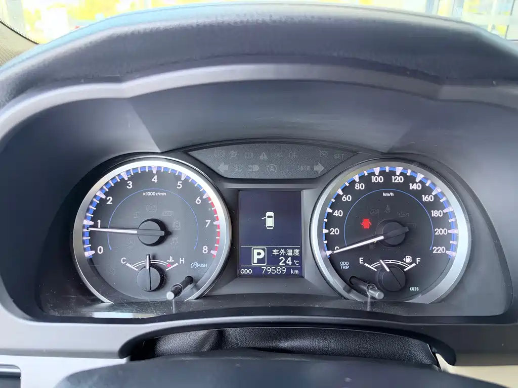 Toyota Highlander — фото 11